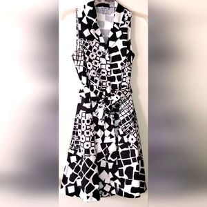 ⭐Black and White Dress Women's Size 6 Midi with Pockets